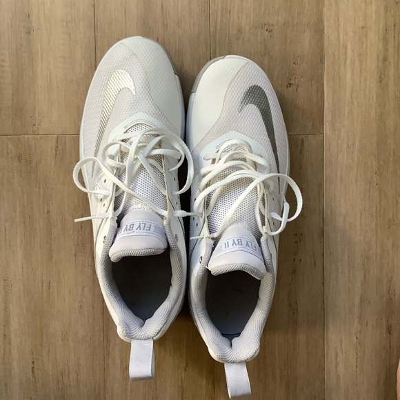 NIKE BASKETBALL LOWTOP - Picture 1 of 5